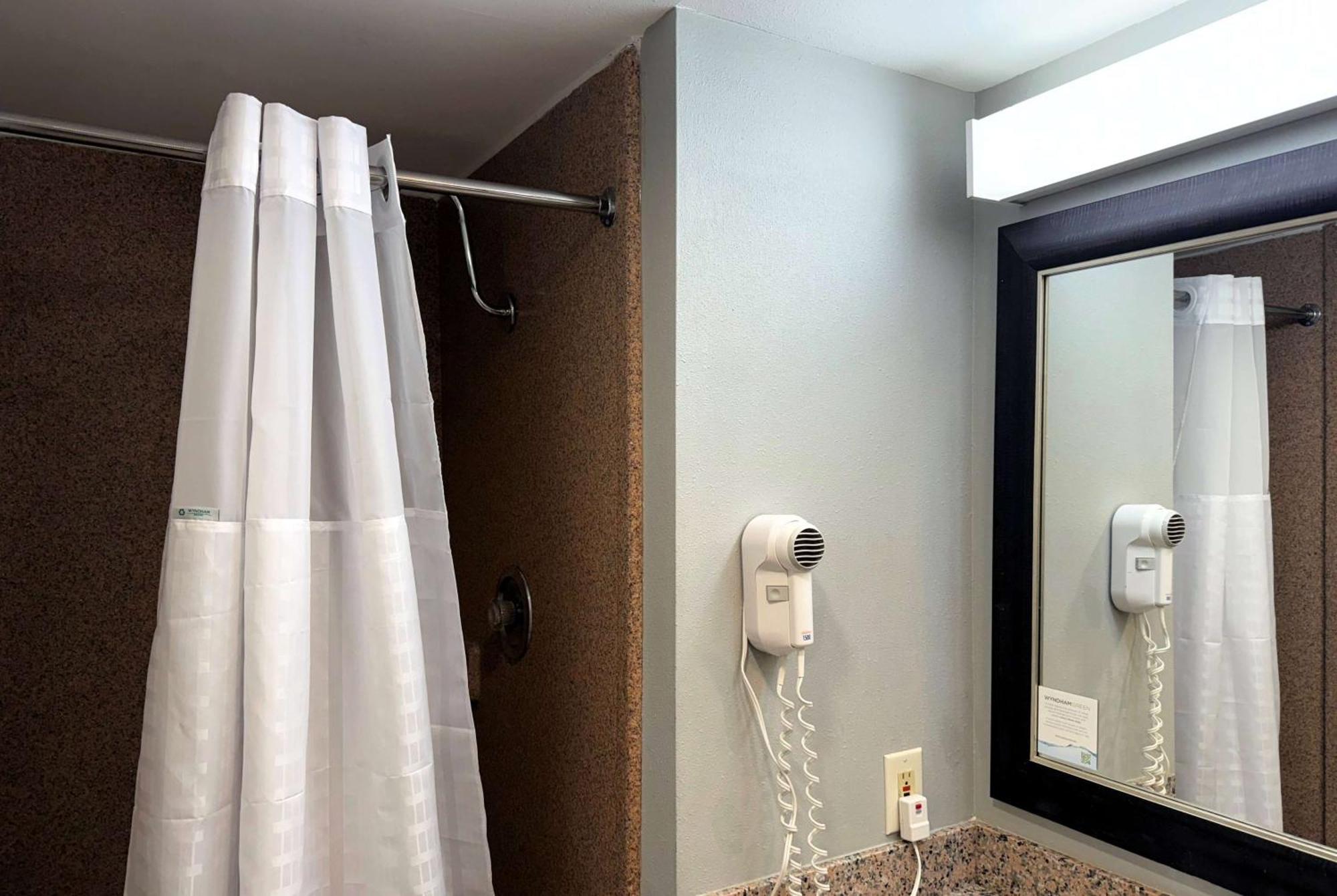 Travelodge By Wyndham Bloomington Kültér fotó