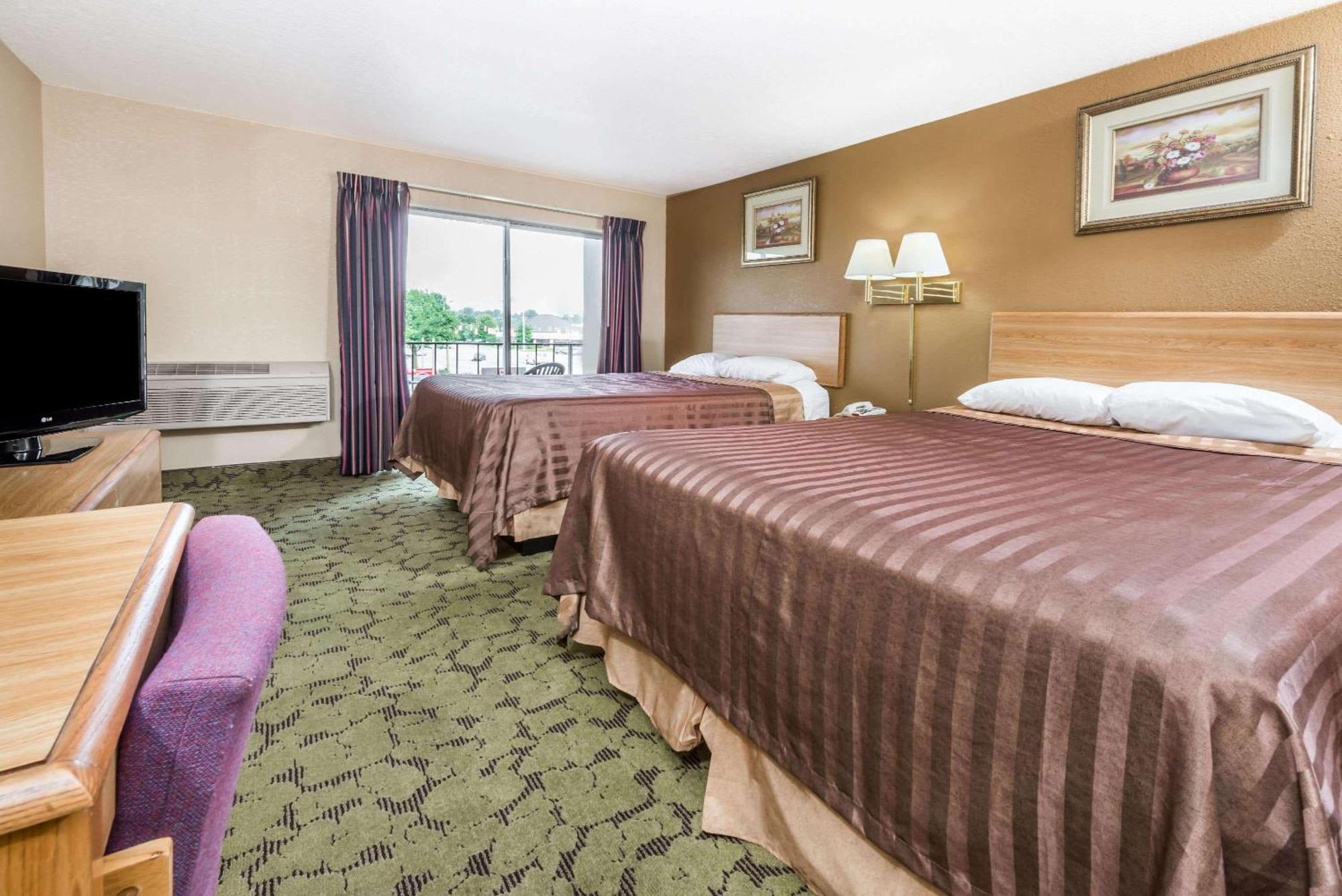 Travelodge By Wyndham Bloomington Kültér fotó